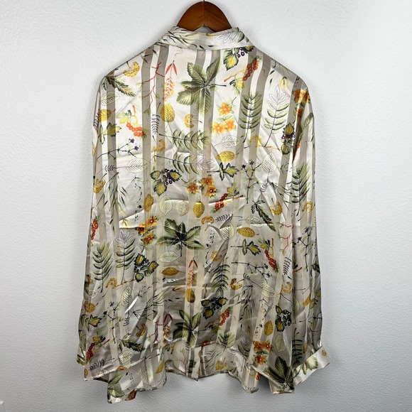 Maggie Barnes Button Down Top Size 32 W Floral Nature Inspired Lightweight Satin - Picture 2 of 10